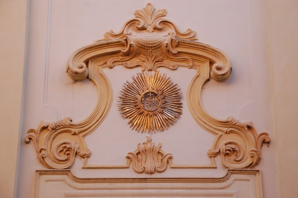 San Bernardinos Church - façade (detail)