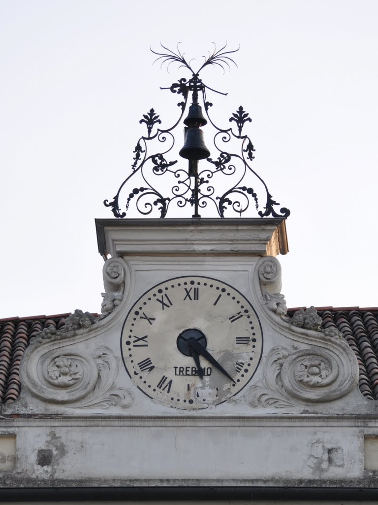 Orologio del cortile del Seminario di Vercelli