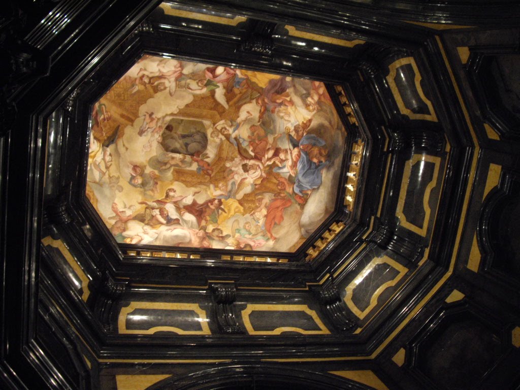 Festa di San Gaudenzio - Basilica, Scurolo di San Gaudenzio, affreschi e cupola