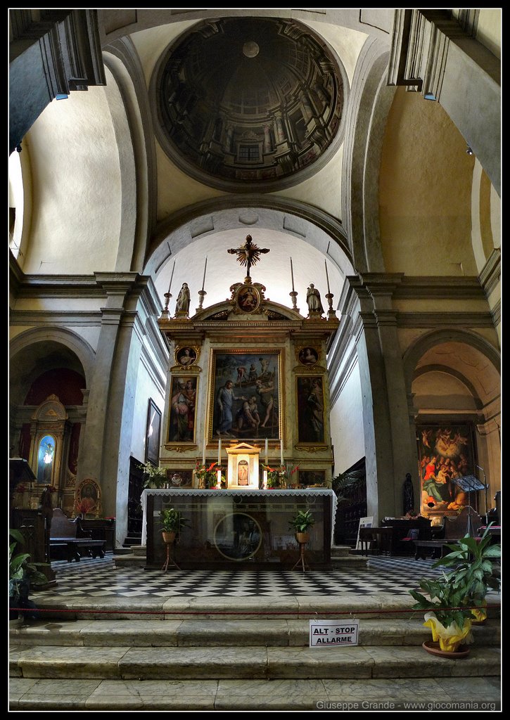 Chiesa SS. Flora e Lucilla in Badia (con anamorfosi di Andrea Pozzo)