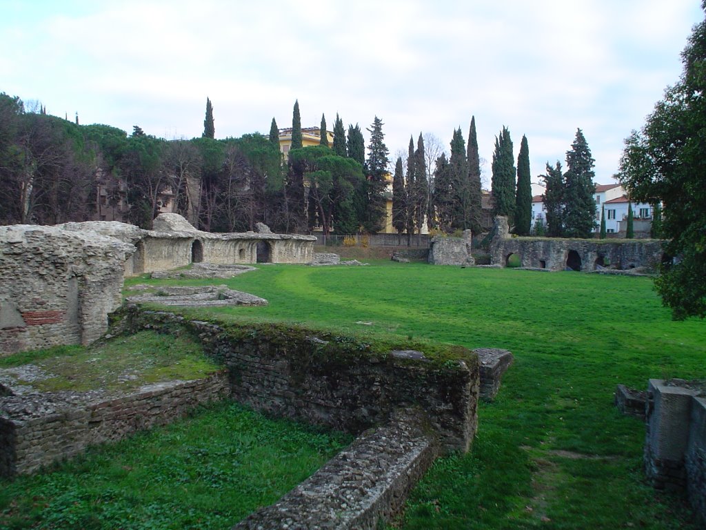 RESTI ANFITEATRO ROMANO