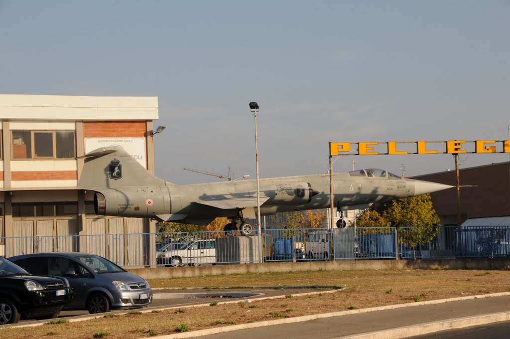 F 104 in piazza