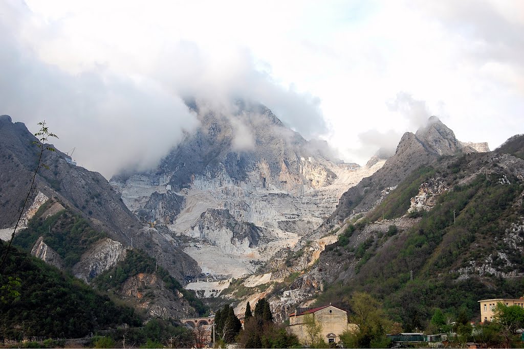 BEDIZZANO, Carrara (MS), Scorcio sulle Alpi Apuane