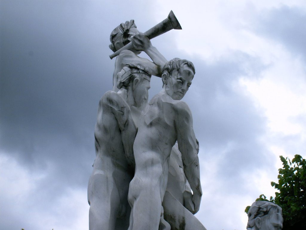 Monumento ai caduti del marmo (particolare)
