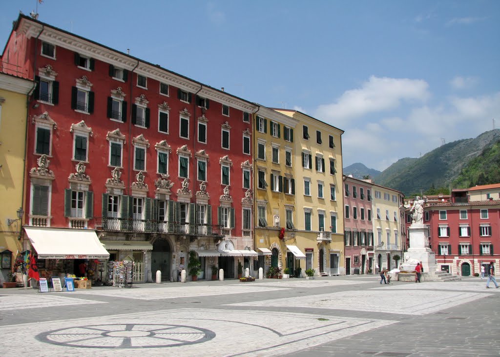 Carrara, Piazza Alberica