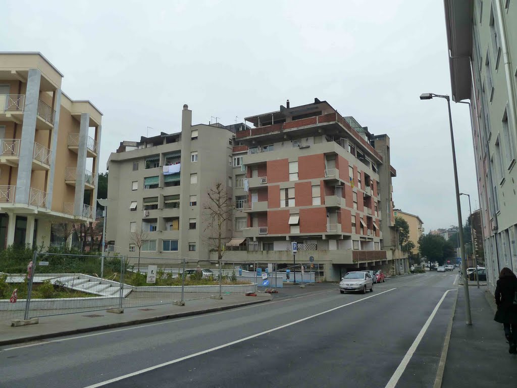 Carrara: Un luogo deturpato „www.archicultura.ch“