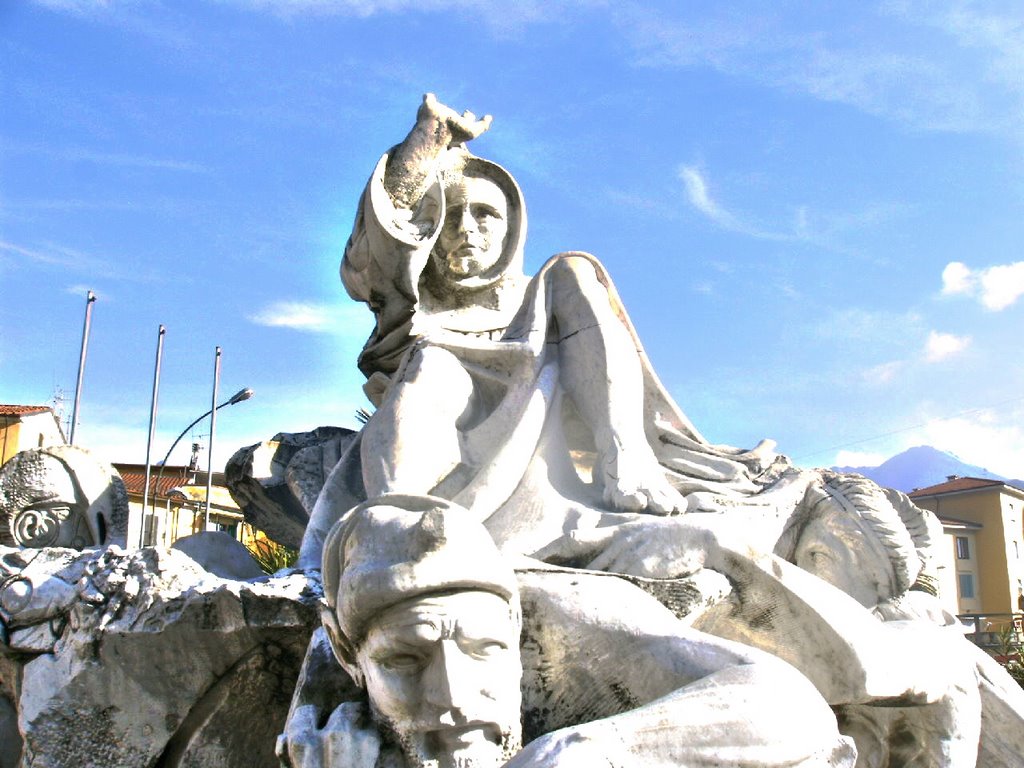 Carrara, monumento a San Francesco