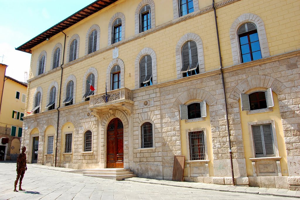 POGGIBONSI (SI), piazza Cavour - il Municipio