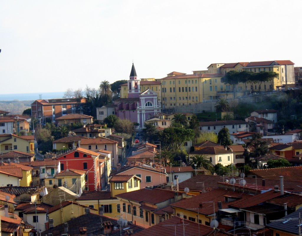 Massa, panoramica sulla Madonna del Monte