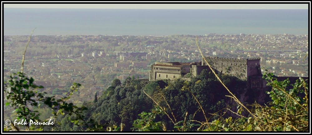 Castello Malaspina thront über Massa