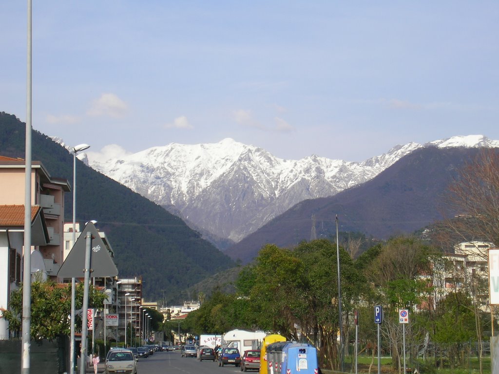 Veduta delle Alpi Apuane (MS)