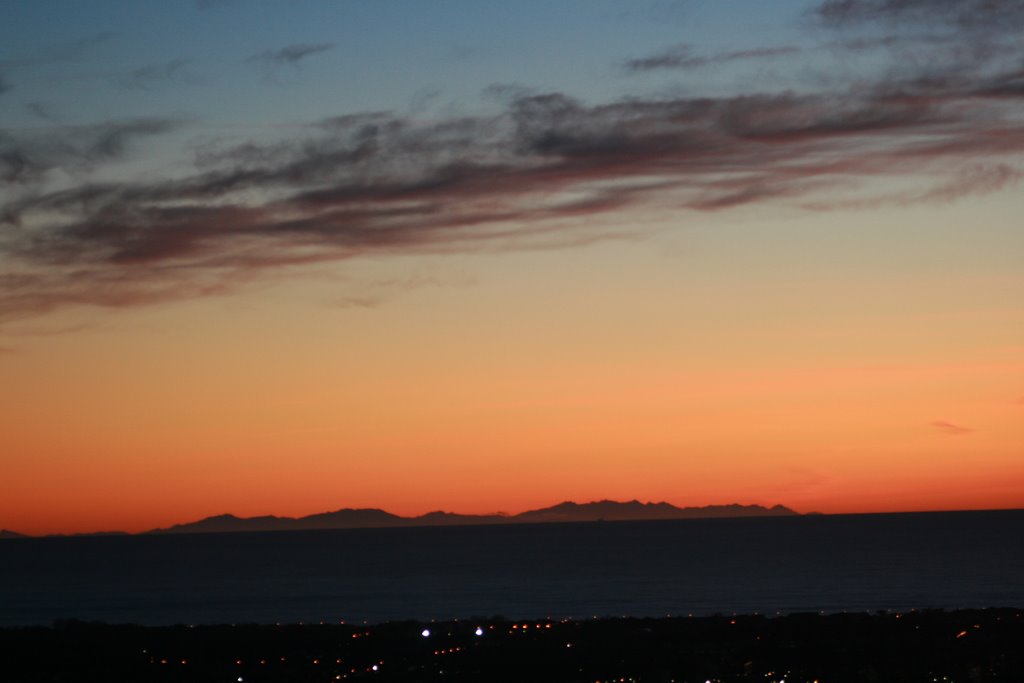 Tramonto sulla Corsica,foto di Ferdinando Bertelli scattata dalle colline di Massa