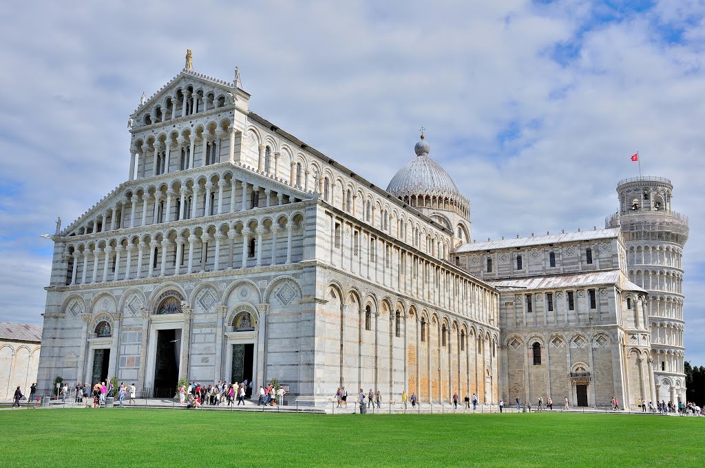 Pisa (PI): il Duomo, Cattedrale di Santa Maria Assunta e la Torre Pendente. (19-09-2010)