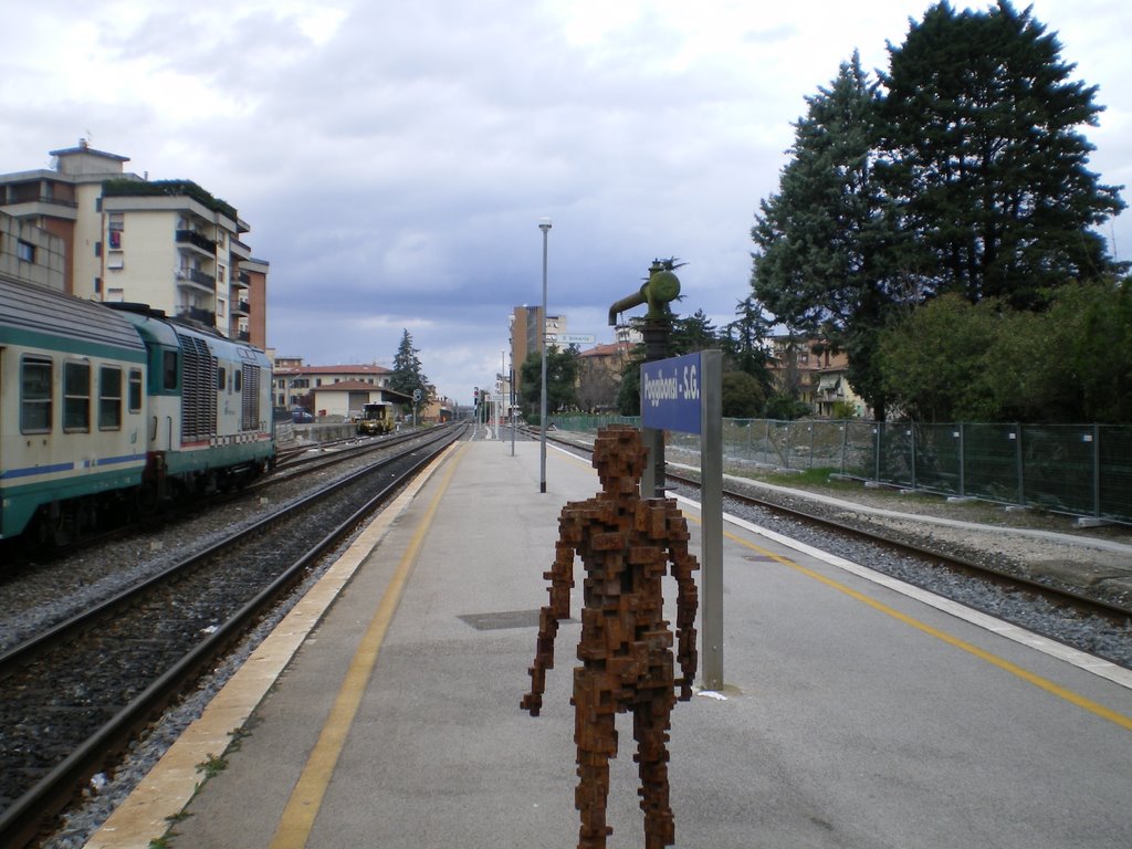 Platform Statue Poggibonsi