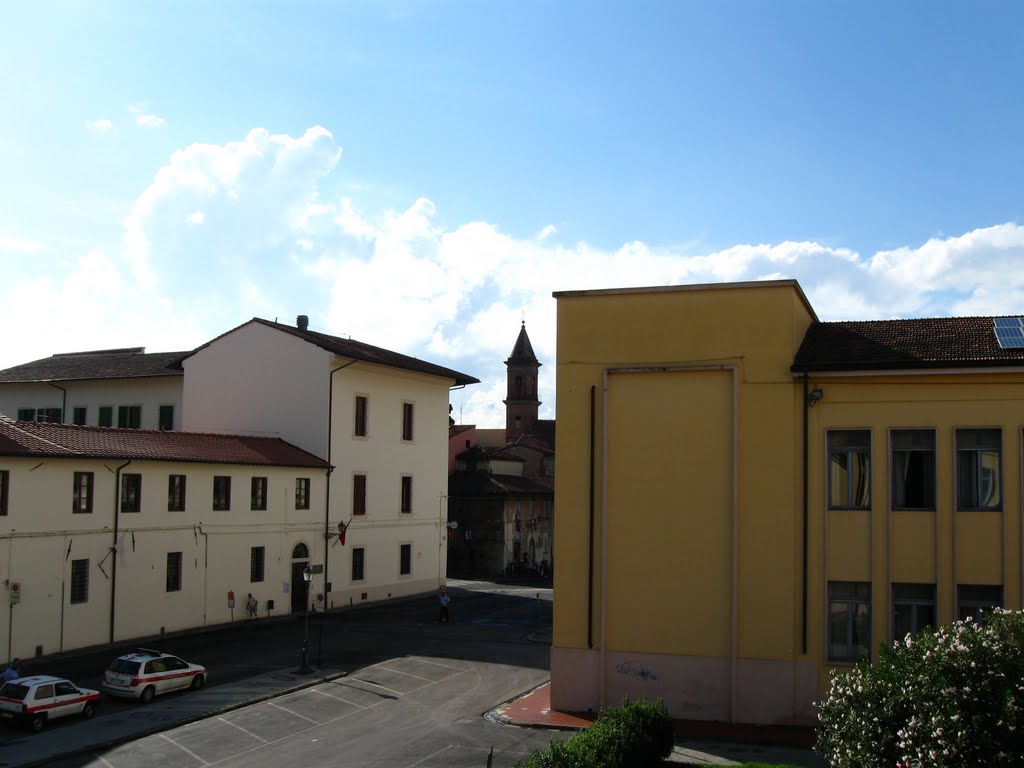 Prato - via S. Caterina e il campanile di S. Niccolò
