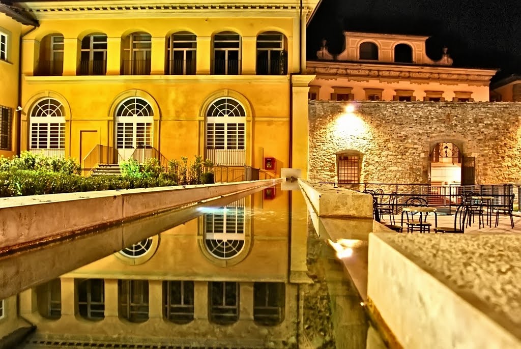 Nel giardino sede della Provincia di Prato