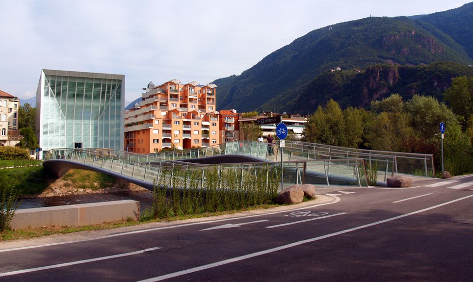 Bozen (Bolzano) Museion und Brücke 200809