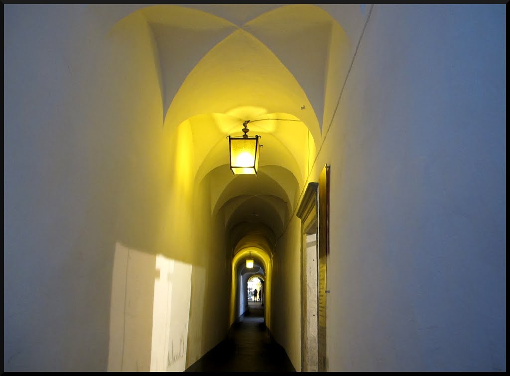 Bozen, Durchgang zur Laubengasse