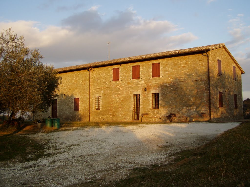 Casolare nei pressi del "Castello di Rosciano"