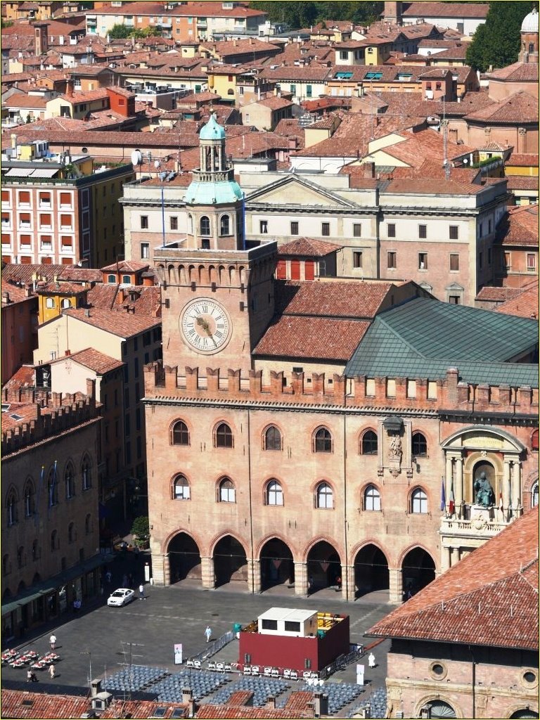 Bologna-Palazzo dAccursio dagli Asinelli