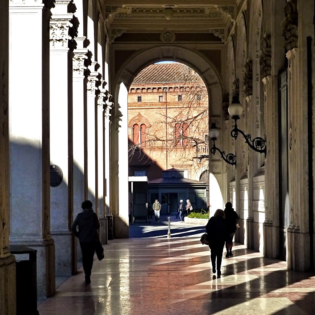 Portico, Bologna, Italia