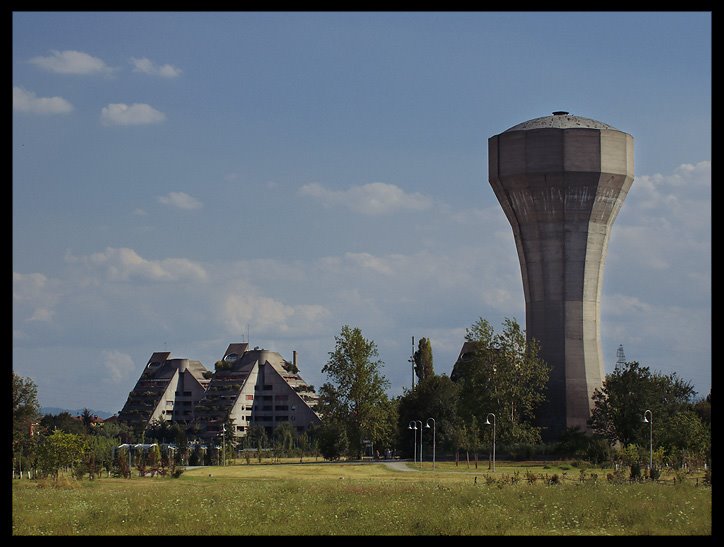 Modena - Torre e Piramidi