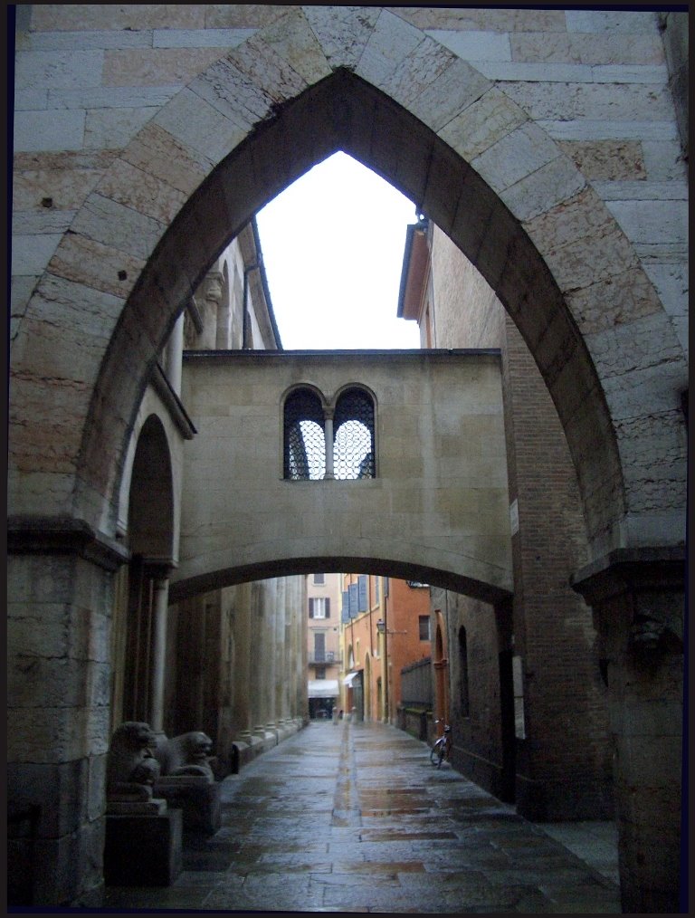 Modena-Calle Lanfranco e Porta Pescheria