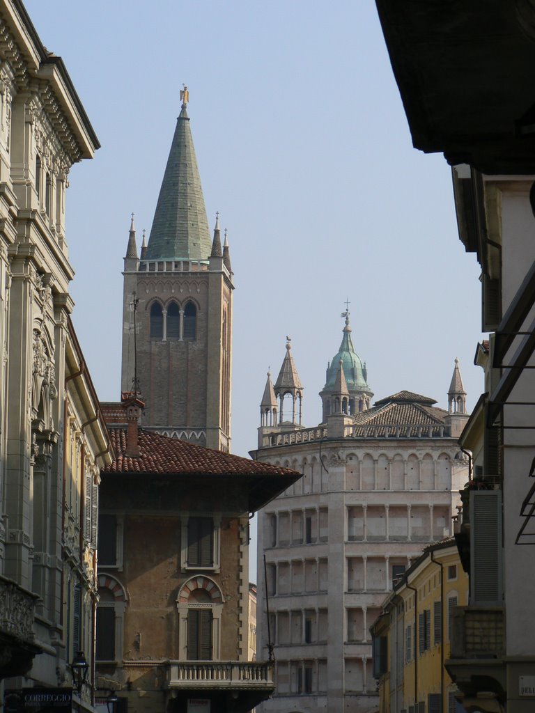 Scorcio PARMA (Battistero e campanile Duomo)