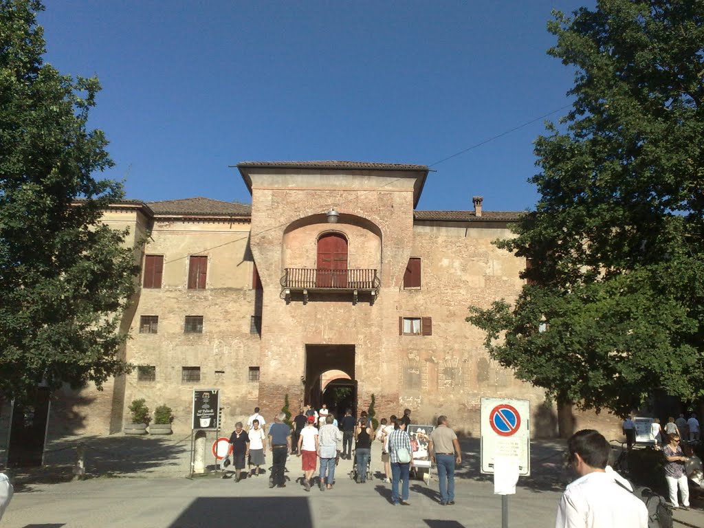 Rocca Rangoni, ingresso
