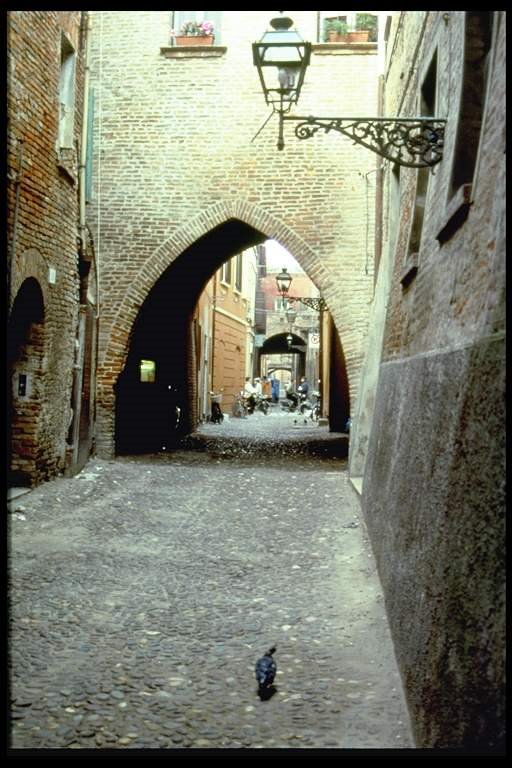 Via delle Volte - zona medievale (Ferrara)