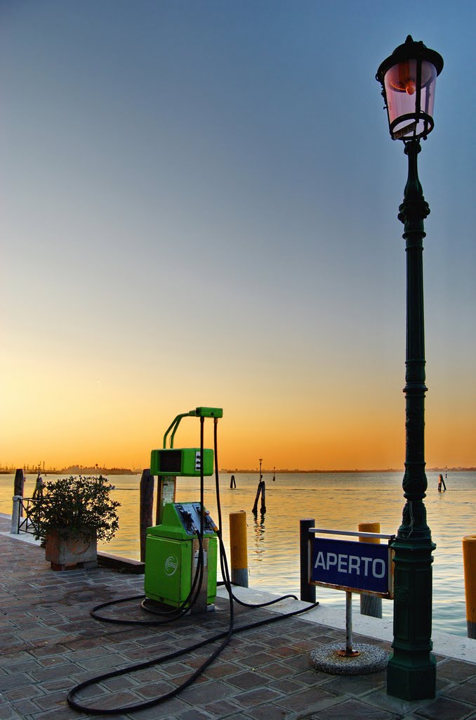 Venice..... big problems.... with the car