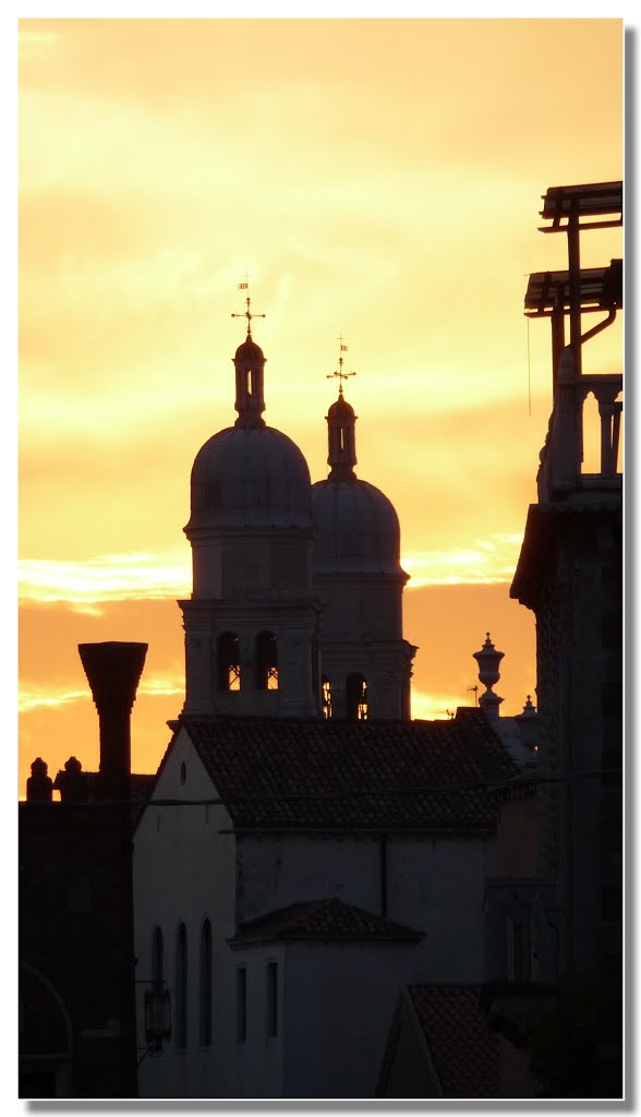 profili venziani al tramonto
