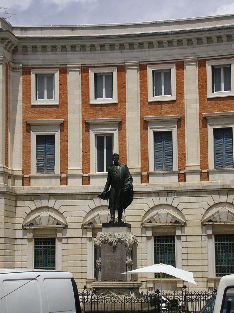 Statua di Gabriele Pepe