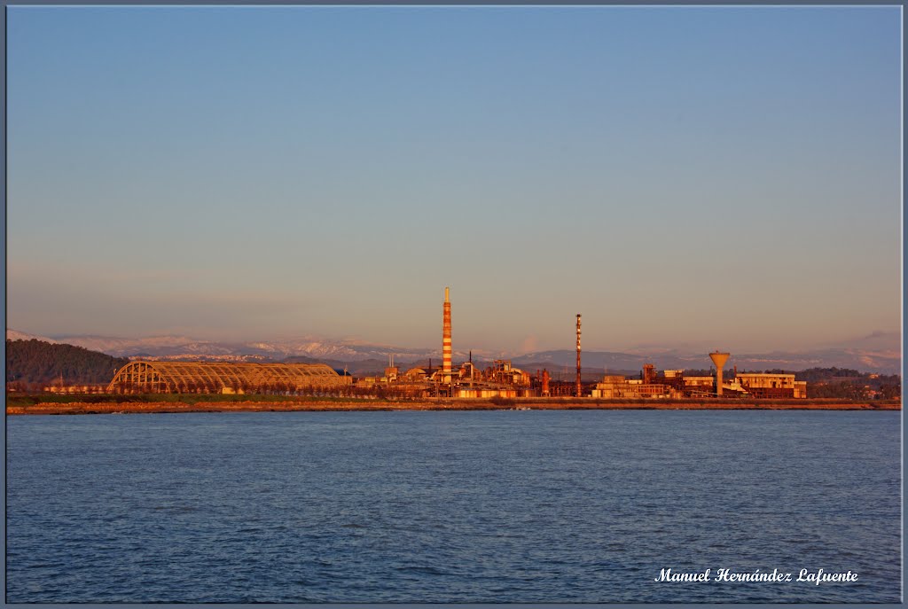 Crotone, industrial amanecer.
