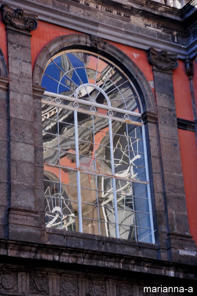 riflessi al Palazzo Reale di Napoli
