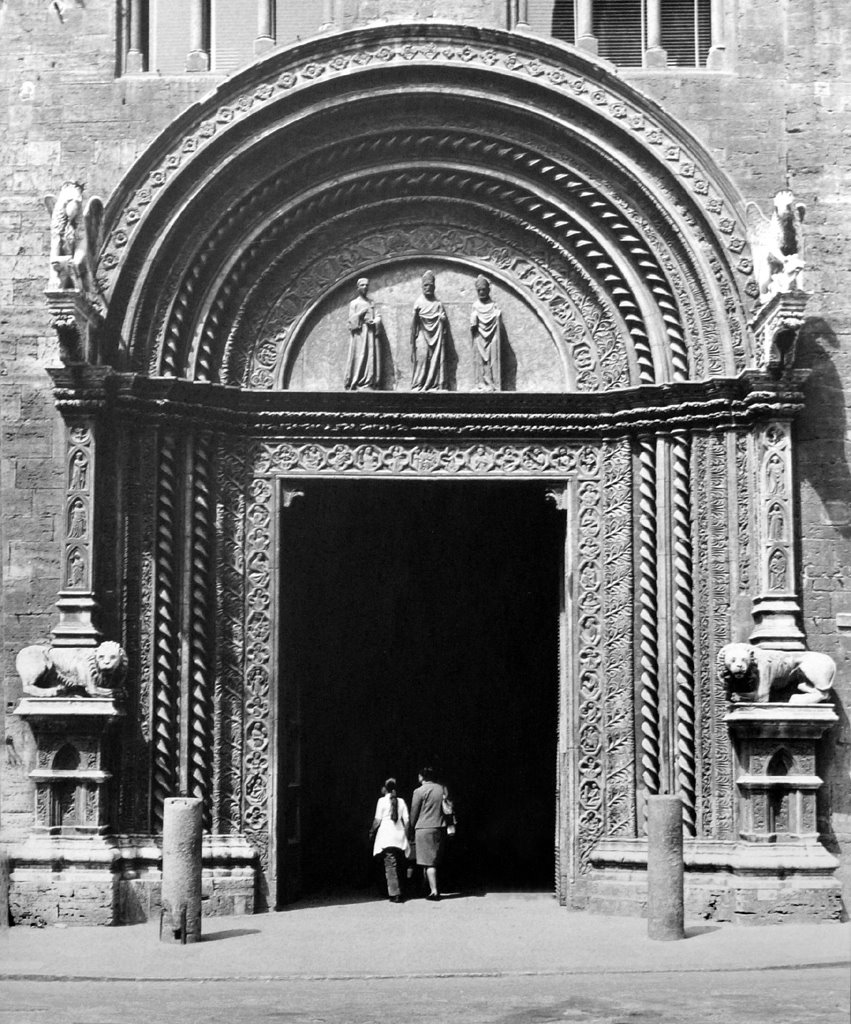 Perugia (Italy) - Palazzo dei Priori: portal