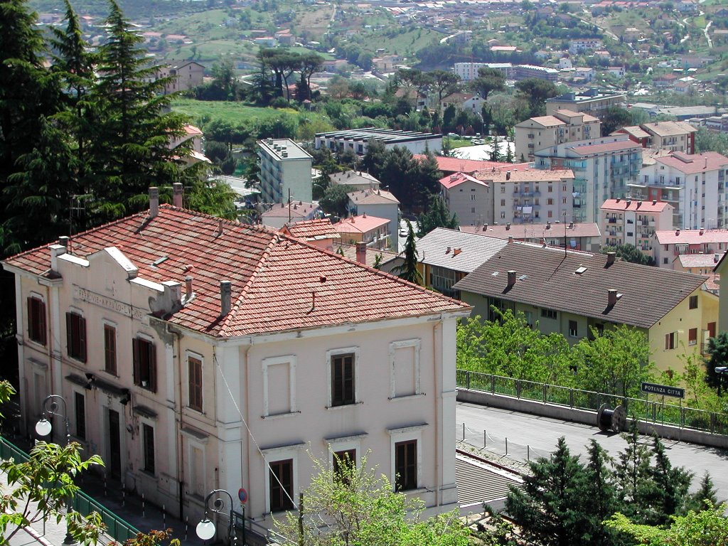 Potenza, Ferrovie Appulo Lucane (local train station)