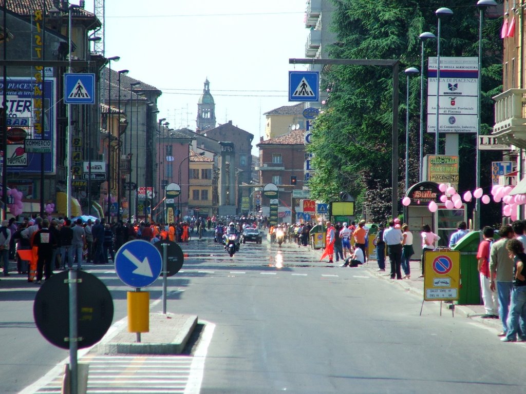 Giro a Piacenza 11-05 051