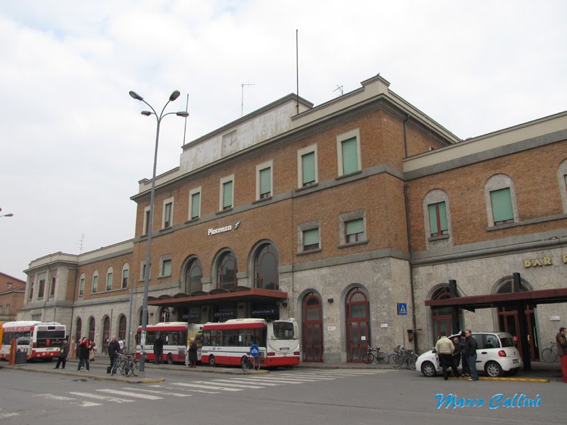 Stazione di Piacenza (lato esterno) MC2009