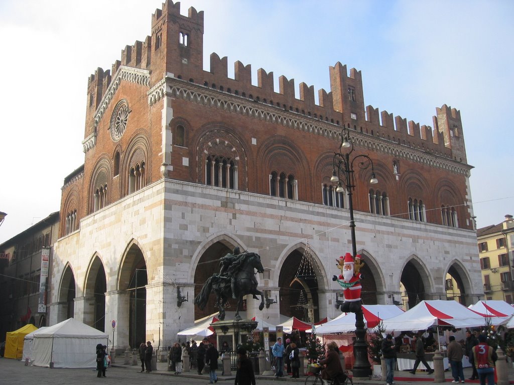 Piacenza piazza Cavalli.
