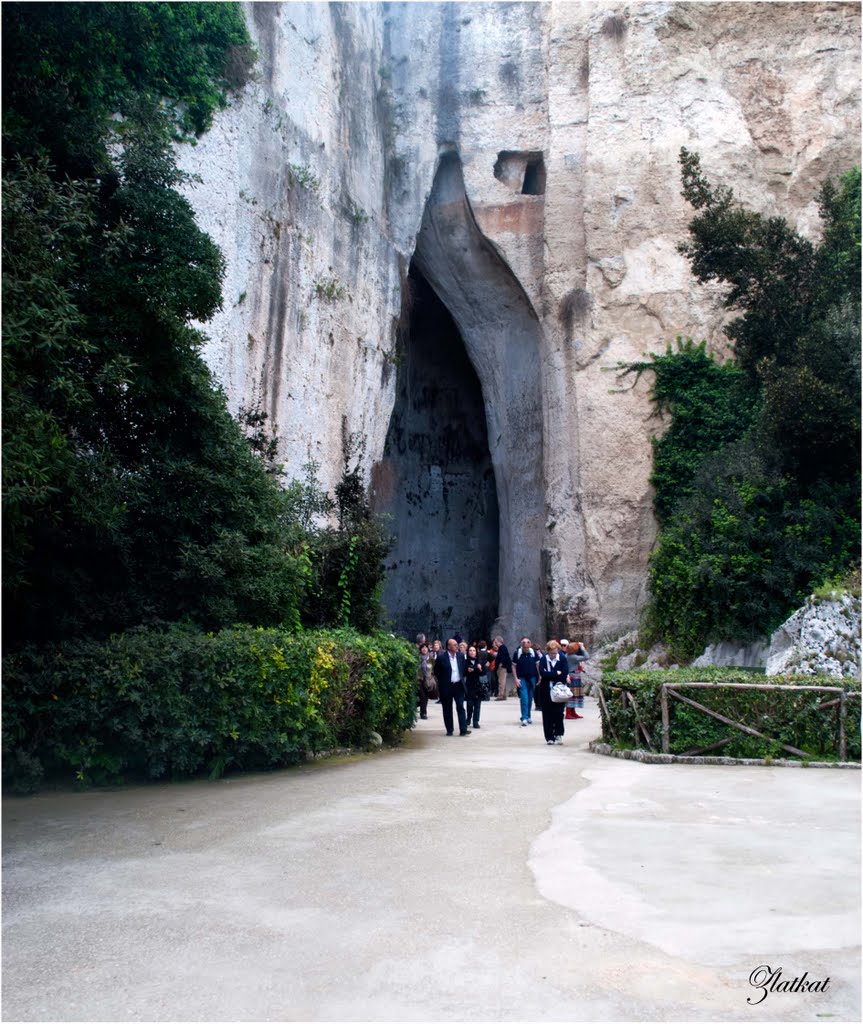 Siracusa- La grotta "Orecchio di Dionisio"