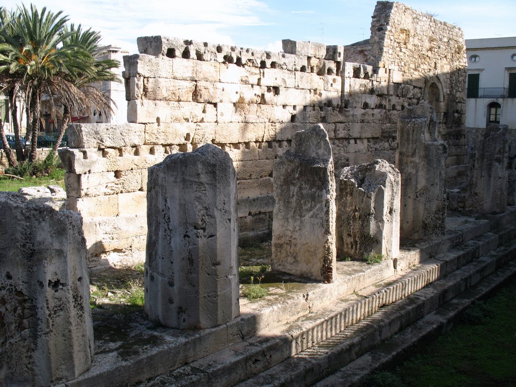 Tempio di Apollo costruito dai colonizzatori greci nel VI° secolo a.c. - Siracusa -*