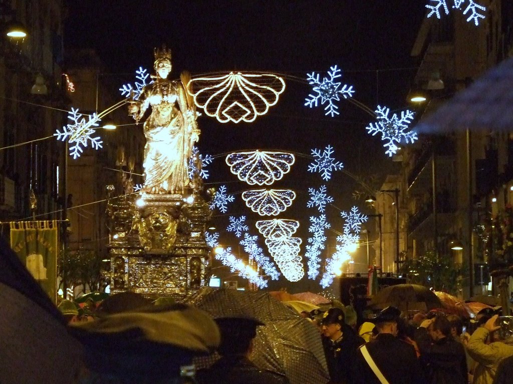 (Simulacro - Festa di Santa Lucia Siracusa) Poesia di Rita Dugo