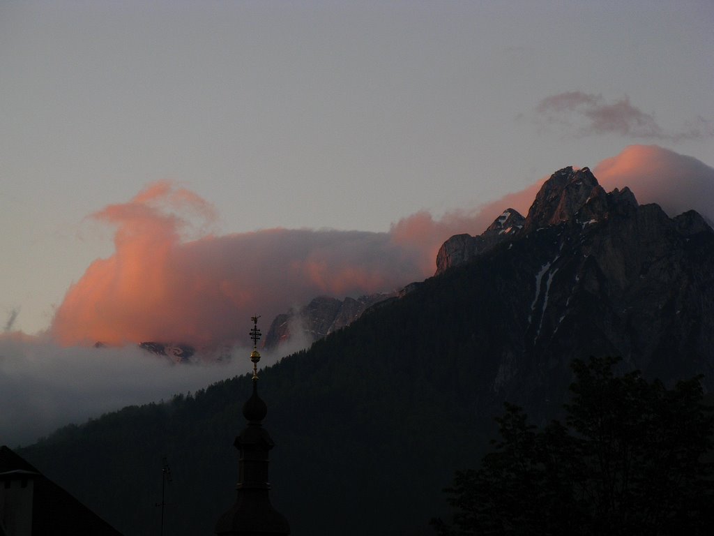 Sonnenaufgang hinter den Bergen (24.5.08)