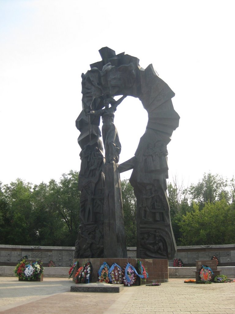 War memorial, Khromtau