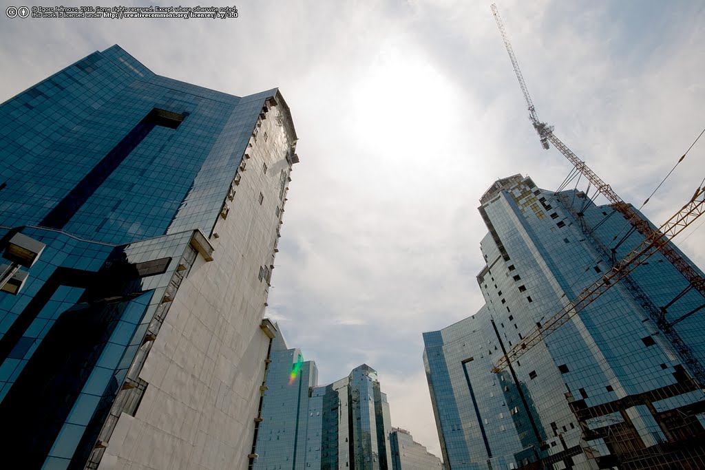 Nurly Tau business center constructing