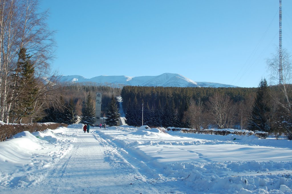 Риддер - Аллея к Мемориалу участникам ВОВ