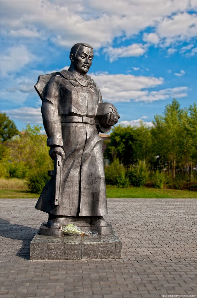 monument kazakhstan warrior WWII
