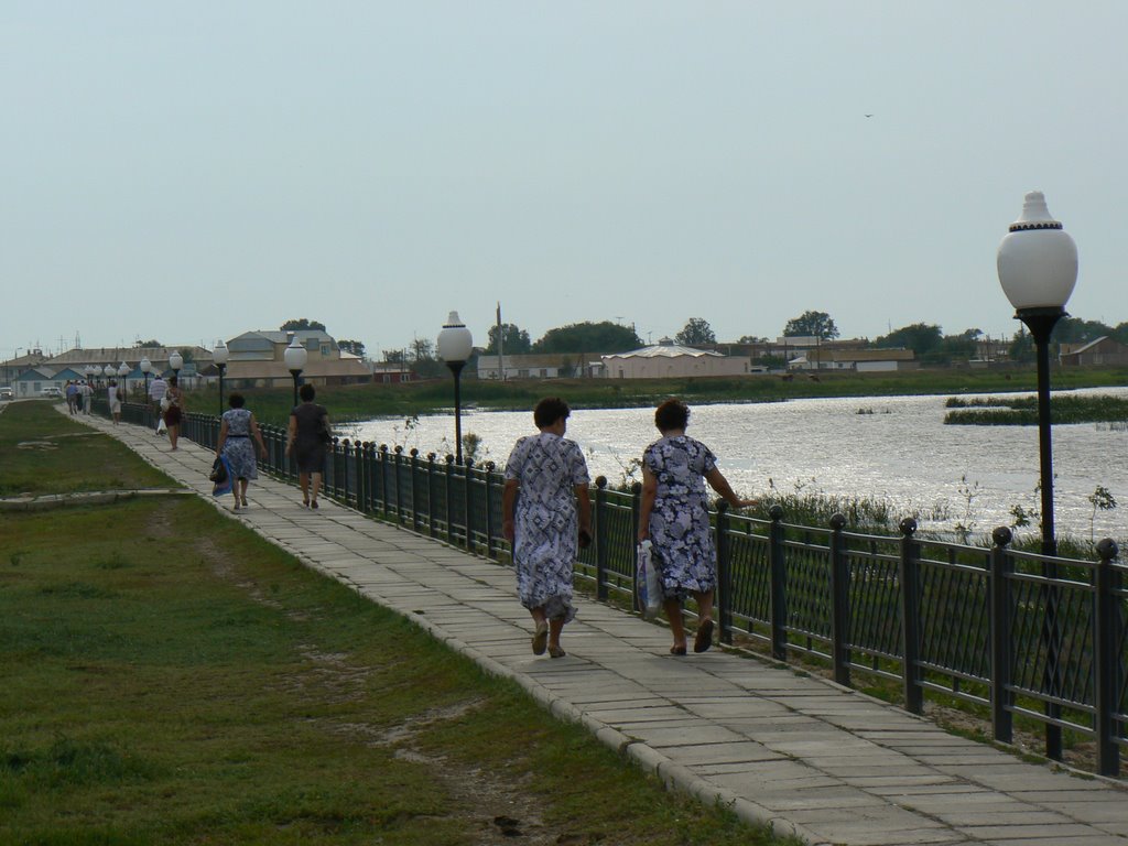 Ganjushkin. Quay of the river Sharon