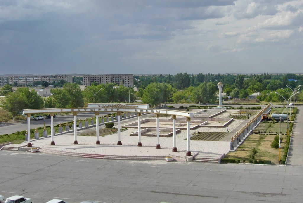 Аллея Героев Советского Союза таласского района. Бюсты 2 Героям Советского Союза и 59 Героев Социалистического труда, которые в годы Великой Отечественной войны своим трудом обеспечивали фронт мясом, шерстью и одеждой.